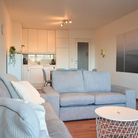 Apartment Plaza 2011 With Beautiful Side Sea View *