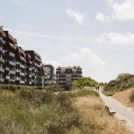 Plaza 2011 With Beautiful Side Sea View * Oostduinkerke