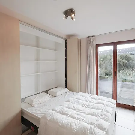 Plaza 2011 With Beautiful Side Sea View Apartment *