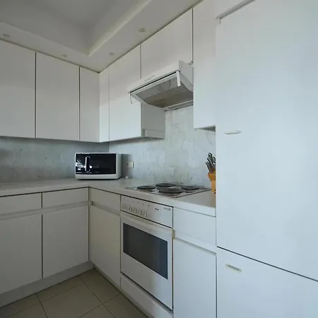 Apartment Plaza 2011 With Beautiful Side Sea View *